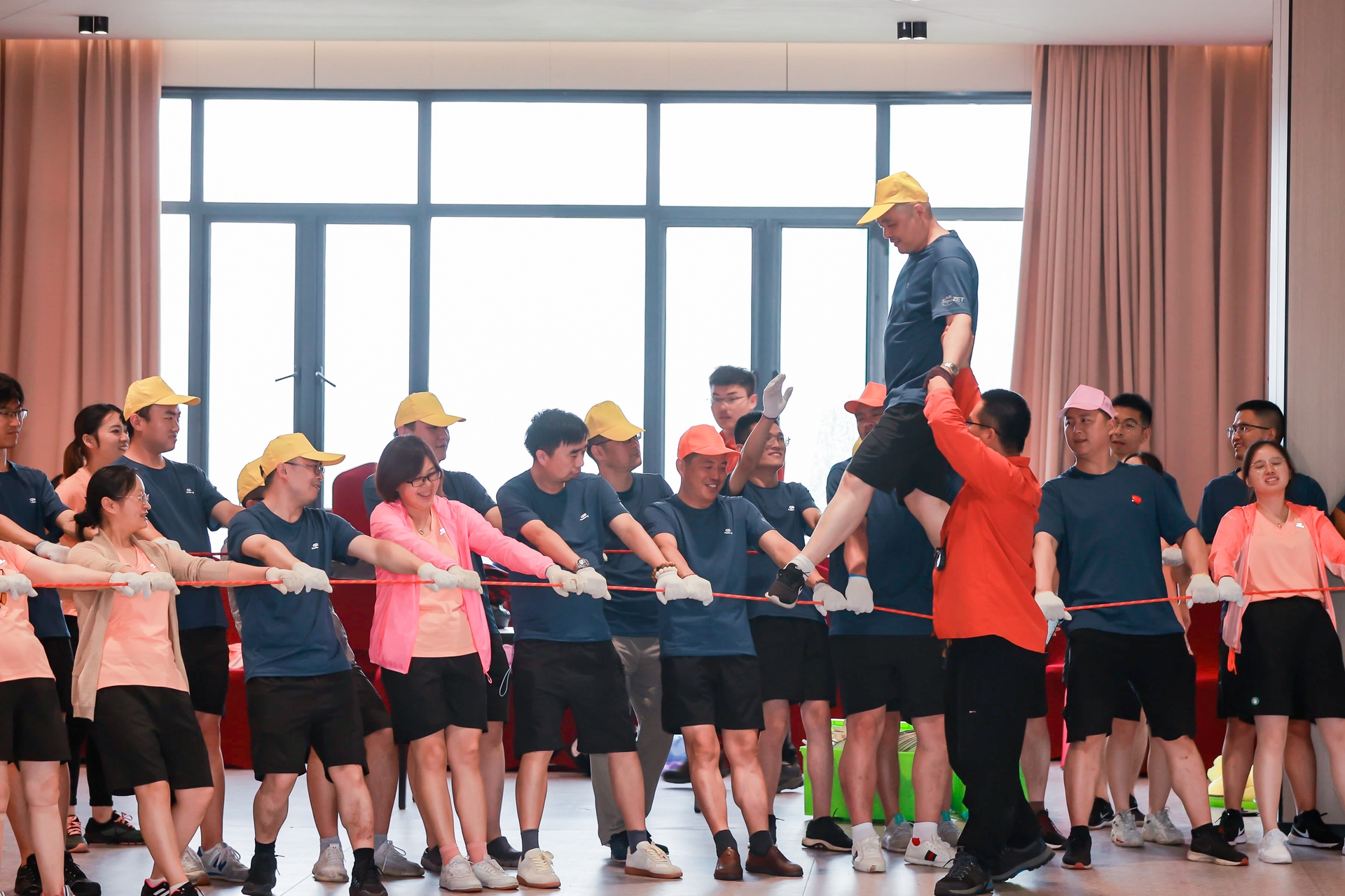 十八正青春 十八恰风华 ——尊龙官网登录人生就是博登录 18 周年庆典圆满落幕